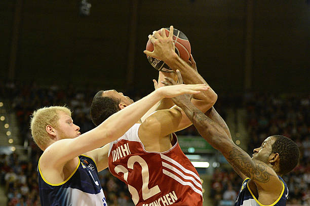 现出了强烈 现出了强烈