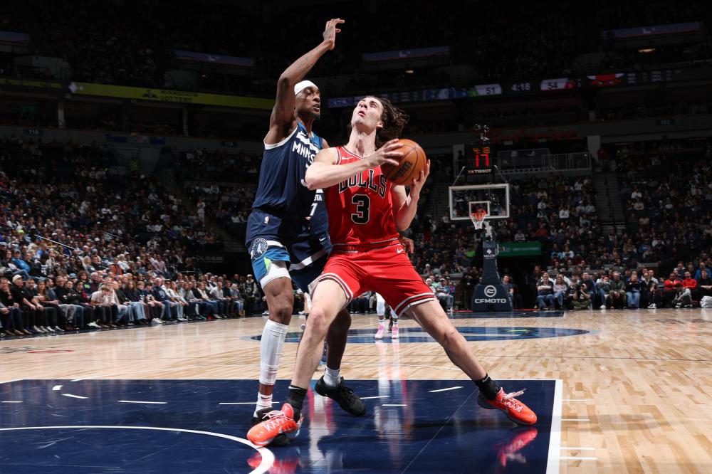 将球踢飞 将球踢飞